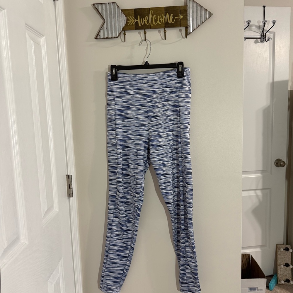 Zone Pro Leggings Size Medium with right side pocket 27” inseam